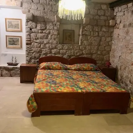 Old Stone Tavern * ستاري غراد