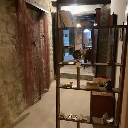 بيت ضيافة Old Stone Tavern